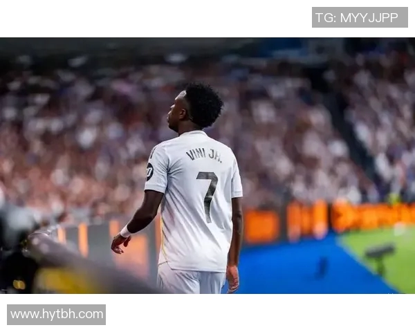 皇马连续两轮不胜,主帅下课传闻再起,球迷纷纷表达不满 皇马连续两轮不胜,主帅下课传闻再起,球迷纷纷表达不满